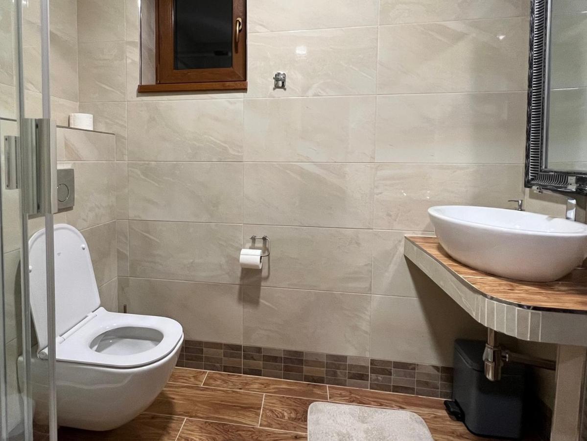 Hotel Galeria Pezinska Baba Pezinok Buitenkant foto