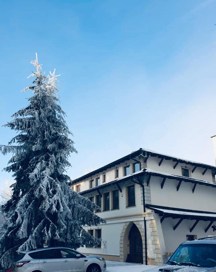 Hotel Galeria Pezinska Baba Pezinok Buitenkant foto